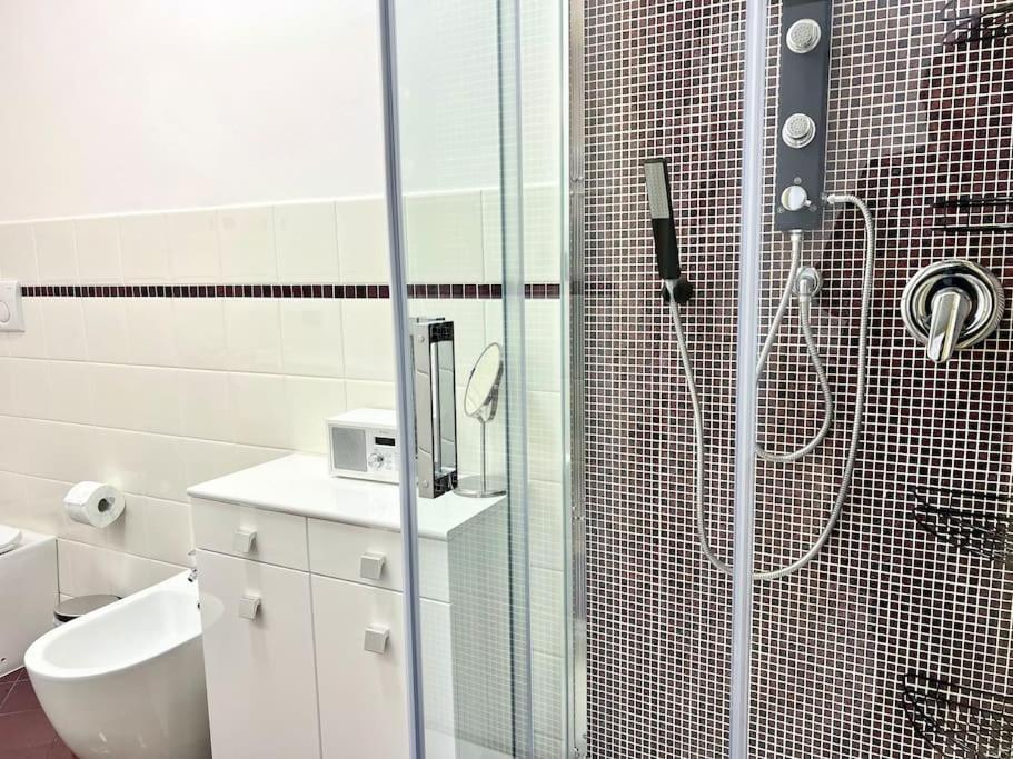 Comfyspot Apartment Rosia Bagian luar foto