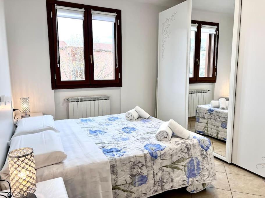 Comfyspot Apartment Rosia Bagian luar foto
