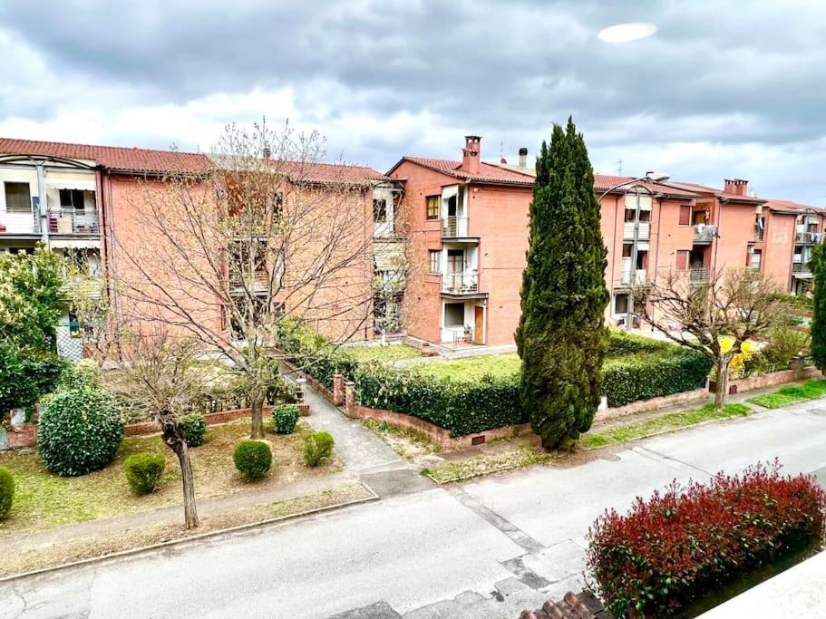 Comfyspot Apartment Rosia Bagian luar foto