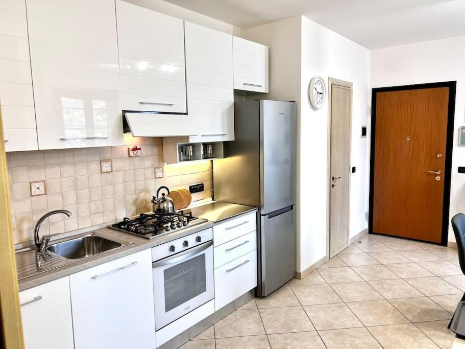 Comfyspot Apartment Rosia Bagian luar foto