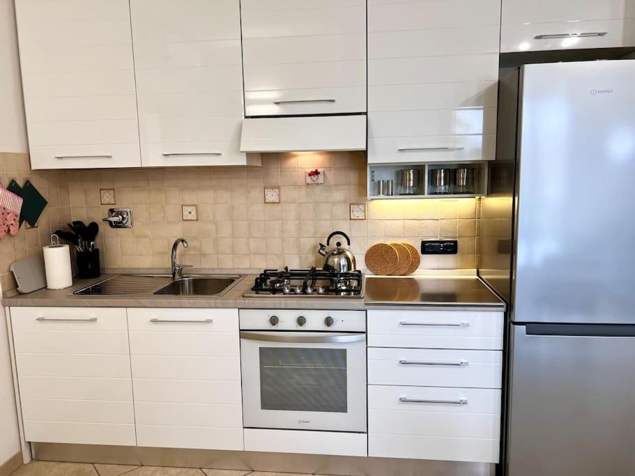 Comfyspot Apartment Rosia Bagian luar foto