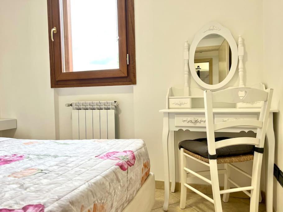 Comfyspot Apartment Rosia Bagian luar foto